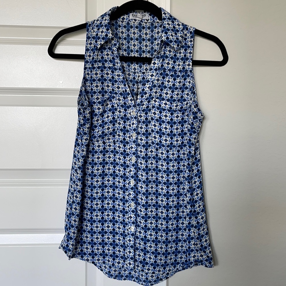 Sleeveless Portofino top from Express patterned